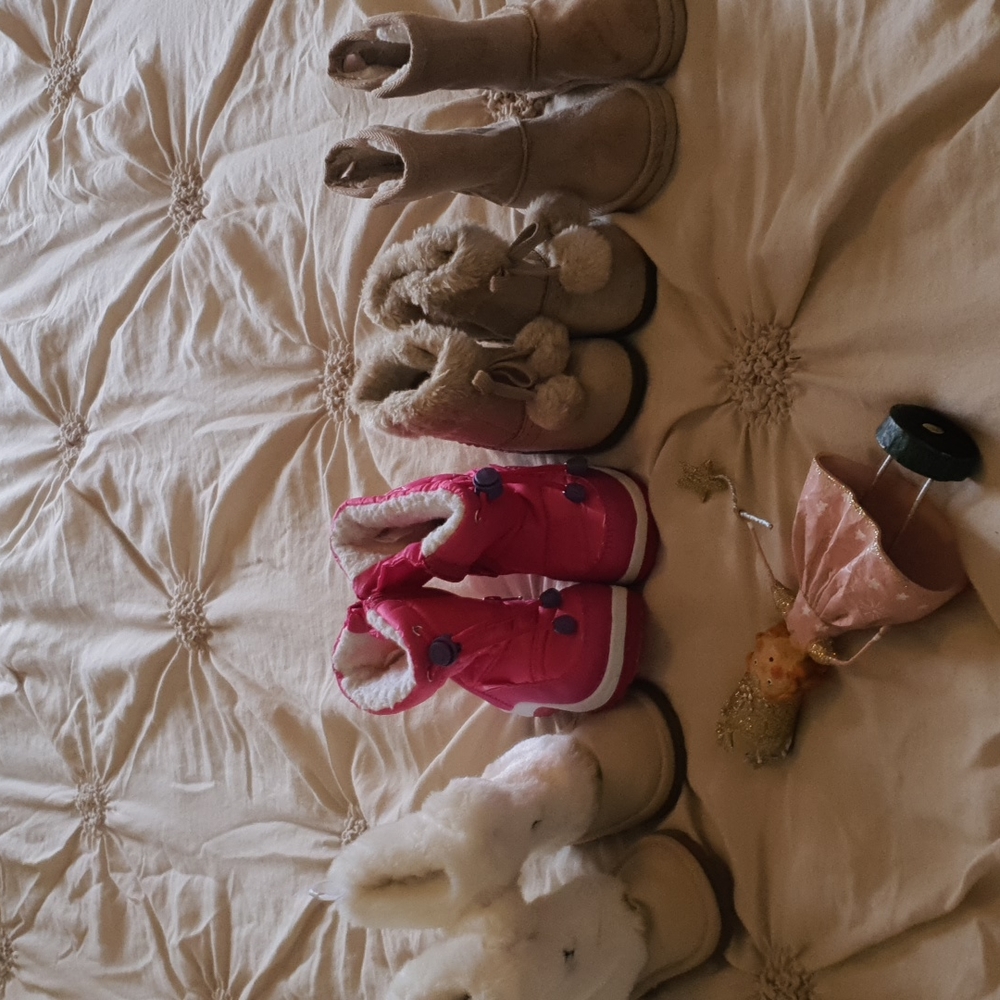 Bundle of size 5 boots lot